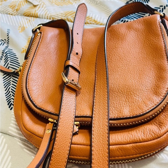 Vince Camuto M Camel Tan Pebble Leather Expandable Flap Front Crossbody Purse - Picture 3 of 10